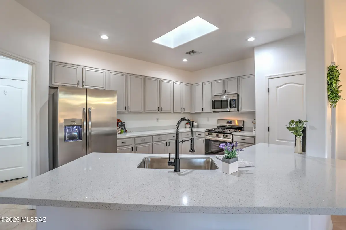 455 S Atlanta Drive, Vail, AZ 85641 - Image #1