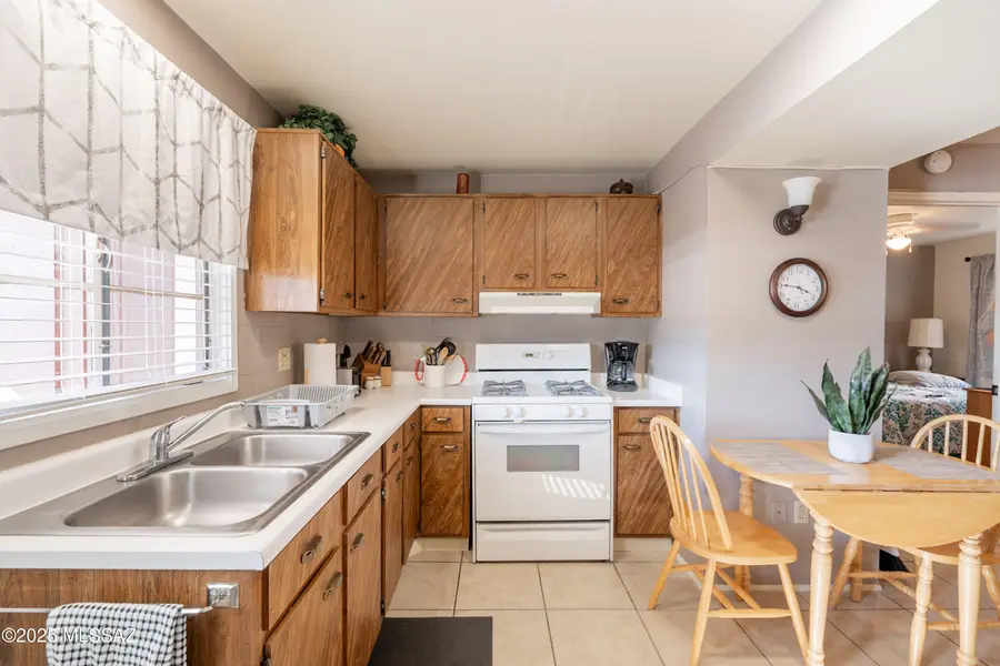 174 S Paseo Tierra #C, Green Valley, AZ 85614 - Image #3