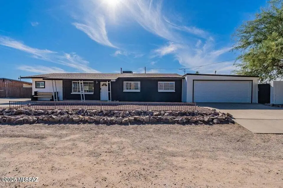 2567 N Jordan Drive, Tucson, AZ 85745 - Image #1