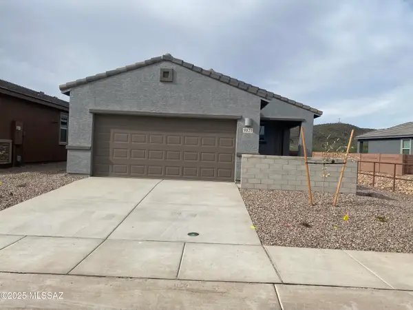 9821 N Summerstone Avenue, Tucson, AZ 85743