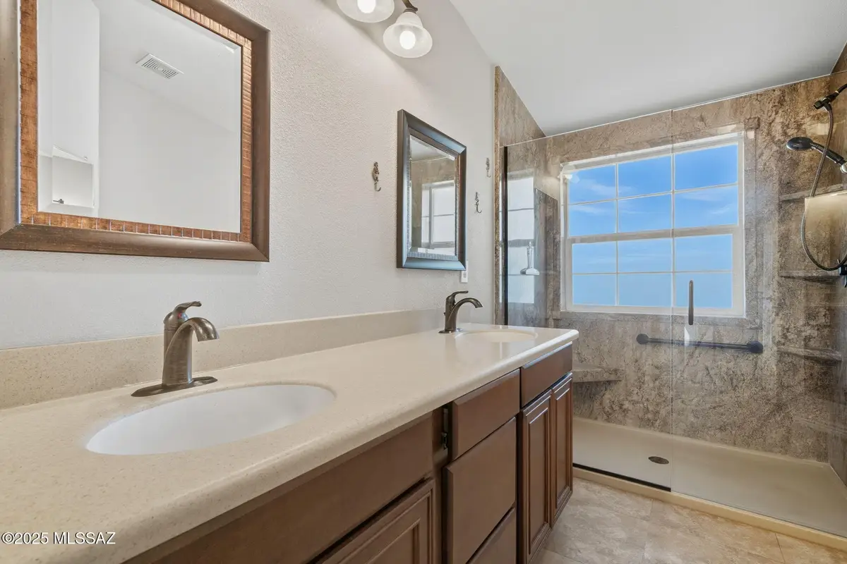 5000 E Grant Road #207, Tucson, AZ 85712 - Image #1