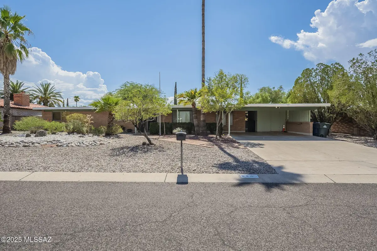 6802 E Rosewood Circle, Tucson, AZ 85710 - Image #1
