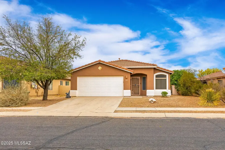 6944 W Sauceda Drive, Tucson, AZ 85743 - Image #2