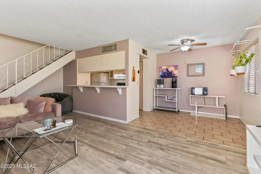 6557 E Calle La Paz #UNIT C, Tucson, AZ 85715 - Image #2