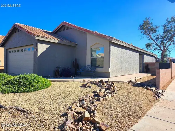 658 S Painted River Way, Vail, AZ 85641