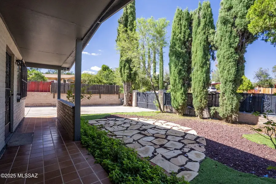 490 E Plaza Karina, Nogales, AZ 85621 - Image #2