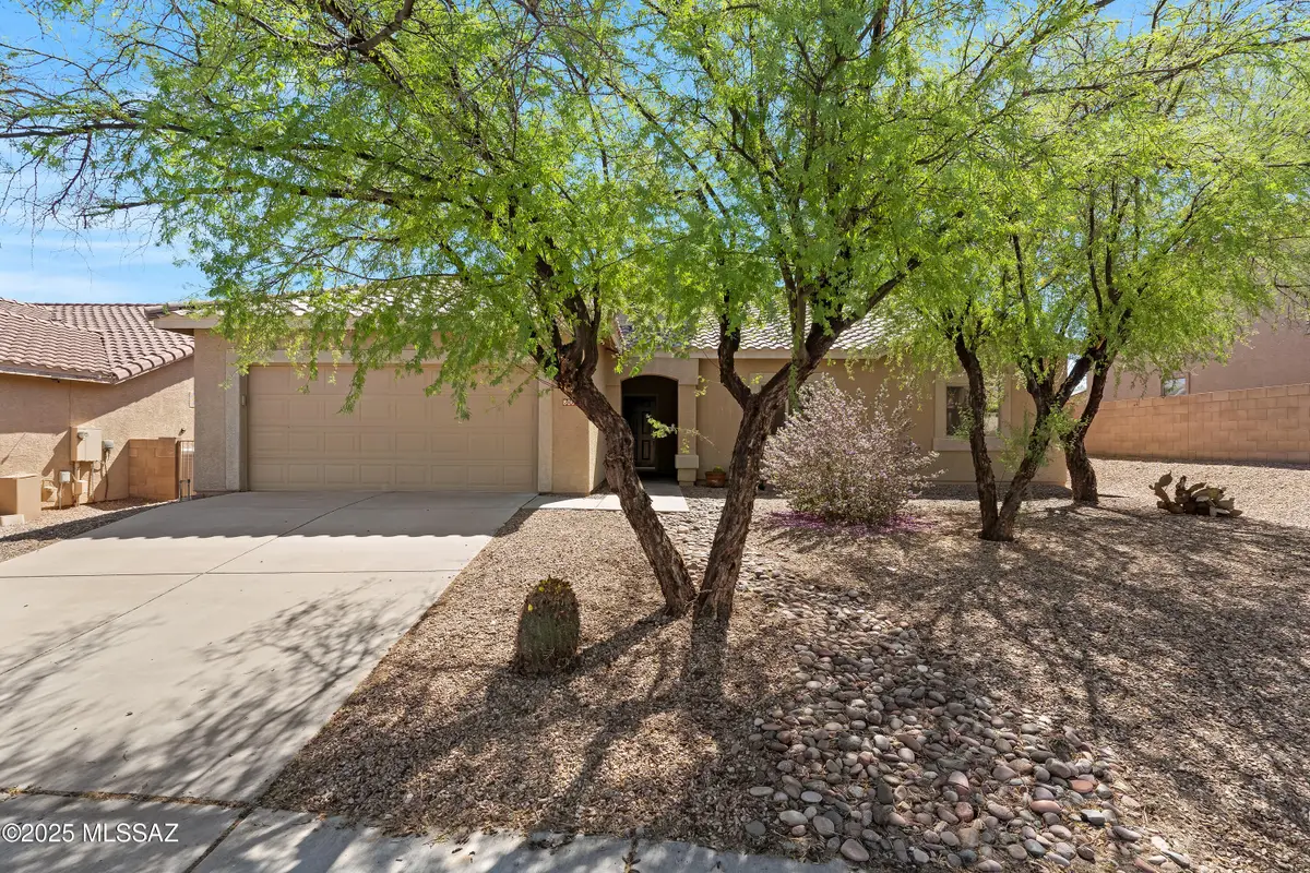 8008 N Iron Ridge Drive, Tucson, AZ 85743 - Image #1