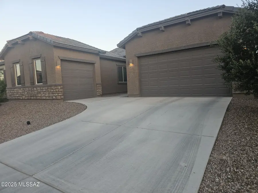 10955 W Radcliff Drive, Marana, AZ 85653 - Image #2
