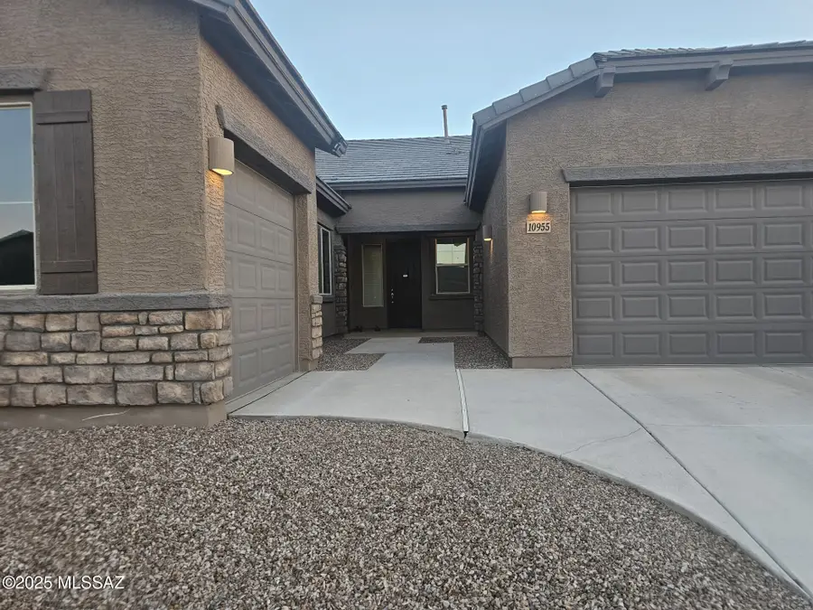 10955 W Radcliff Drive, Marana, AZ 85653 - Image #3