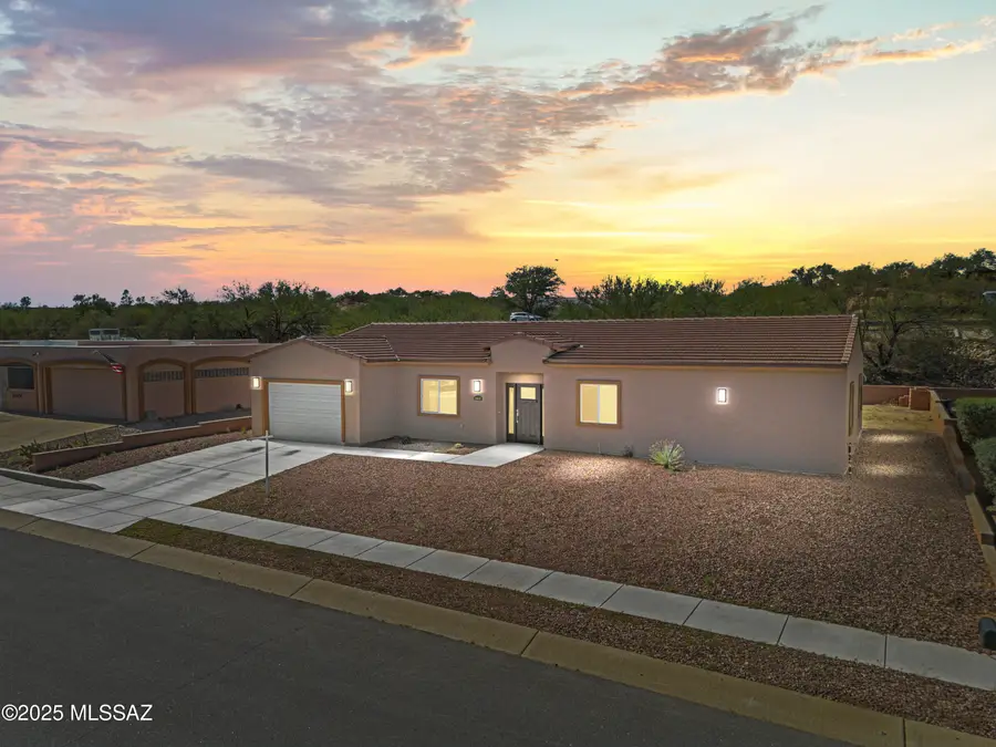 1960 S San Vincent Drive, Green Valley, AZ 85614 - Image #2