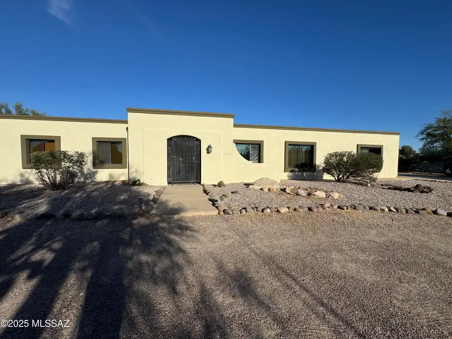 6090 N Calle De La Culebra, Tucson, AZ 85718 - Image #2
