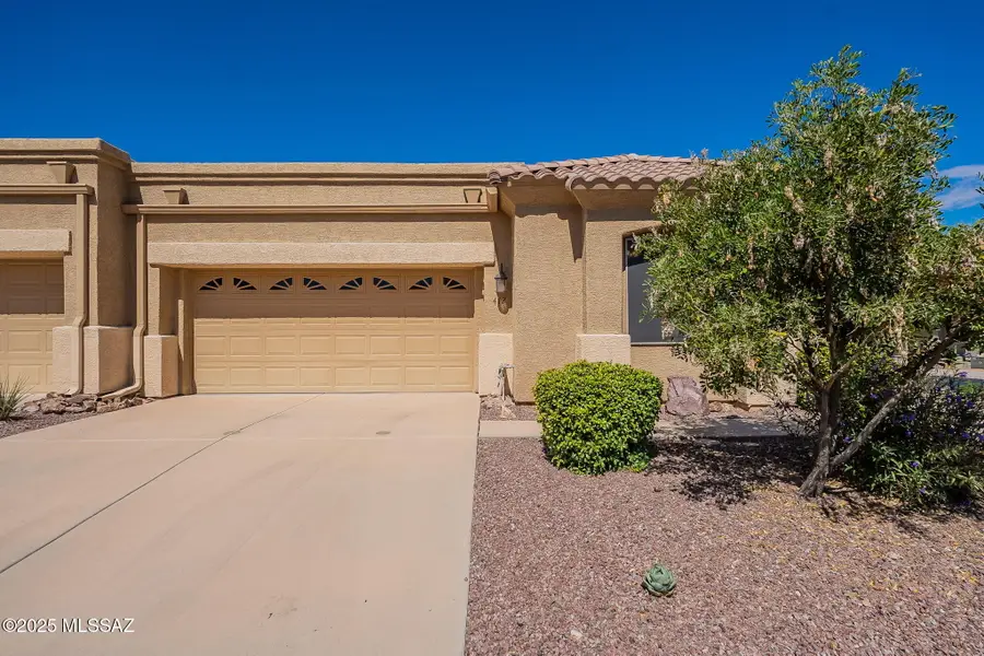 472 W Knotwood Street, Green Valley, AZ 85614 - Image #2
