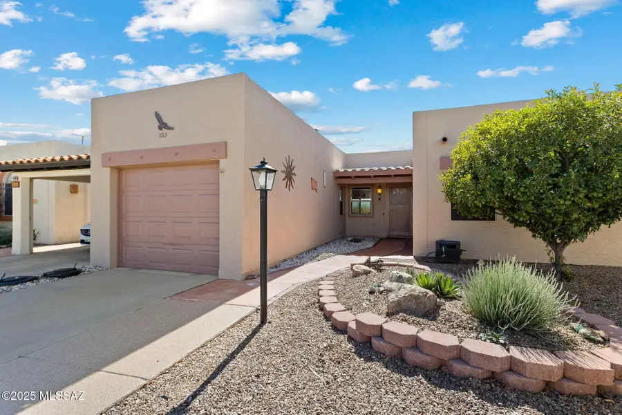 825 W Bella Vista Drive, Green Valley, AZ 85614 - Image #2