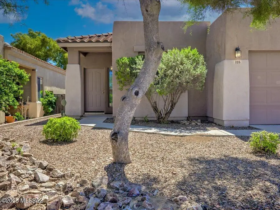 326 E Calle Nacrita, Green Valley, AZ 85614 - Image #3