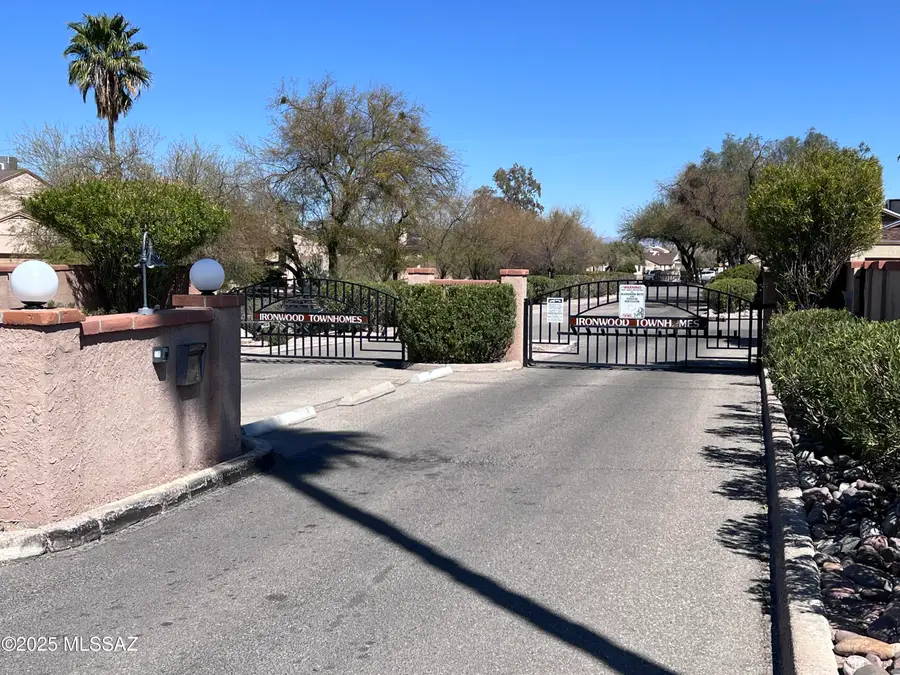 2451 N Palo Hacha Drive, Tucson, AZ 85745 - Image #2