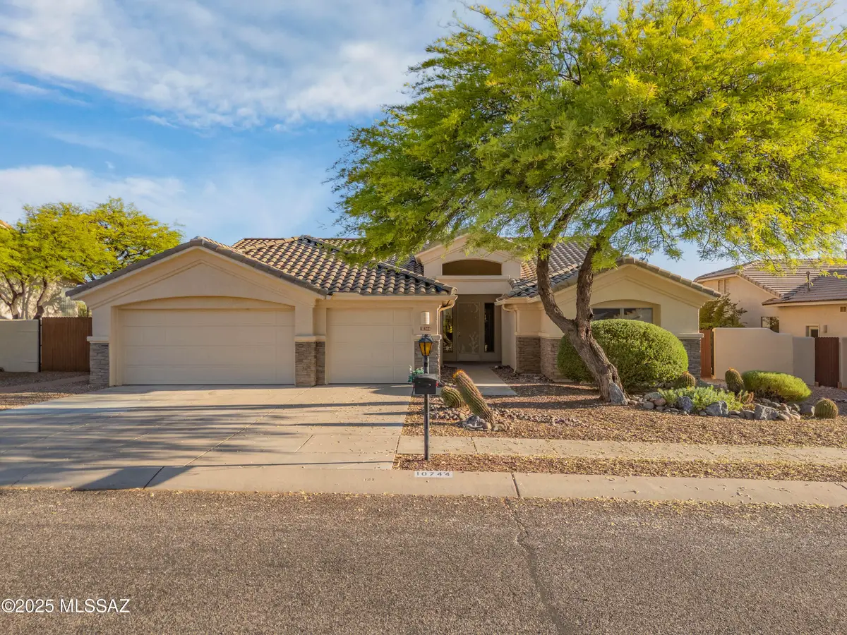 10744 E Mica Meadow Drive, Tucson, AZ 85748 - Image #1