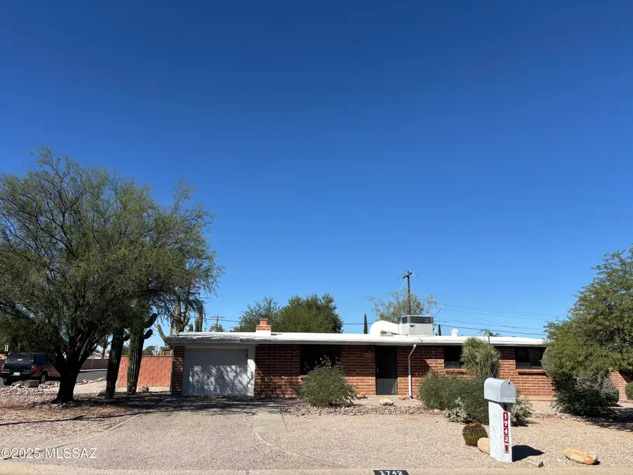 1742 S Avenida Del Sol, Tucson, AZ 85710 - Image #2