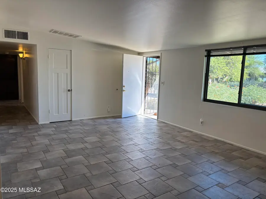 1742 S Avenida Del Sol, Tucson, AZ 85710 - Image #3