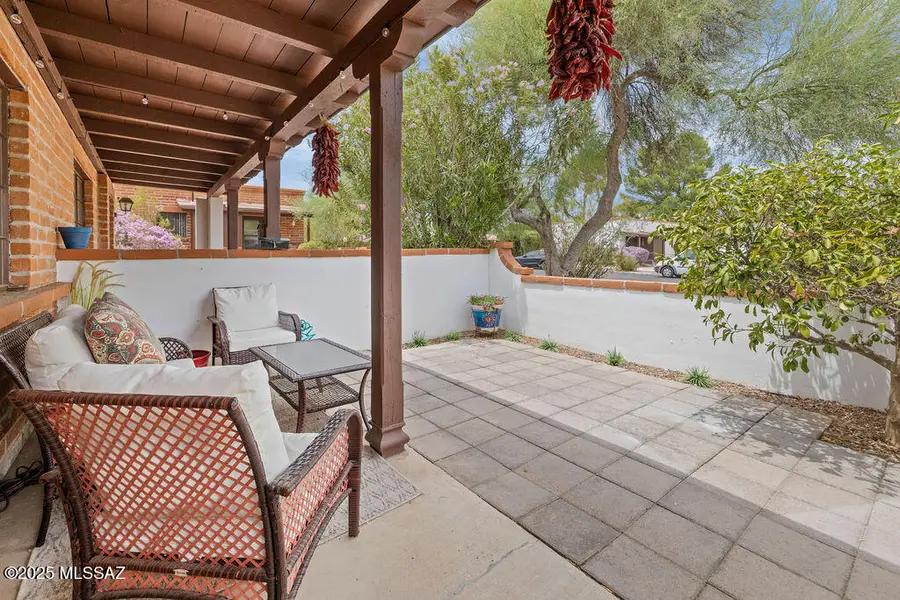 341 W Camino Penasco #A, Green Valley, AZ 85614 - Image #2