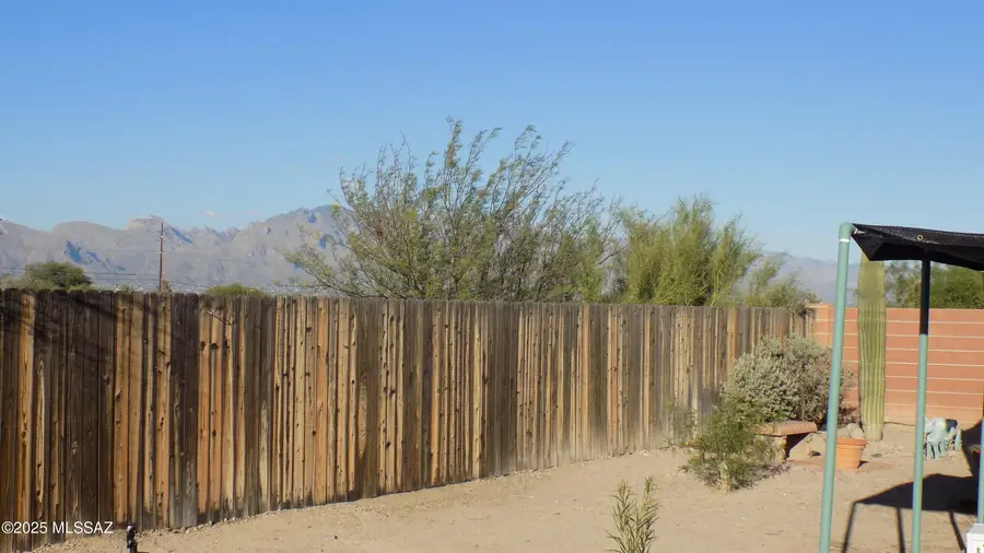 2842 W Ironwood Ridge Drive, Tucson, AZ 85745 - Image #2
