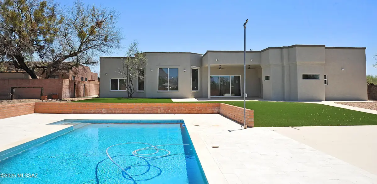 1515 E Kleindale Road, Tucson, AZ 85719 - Image #1