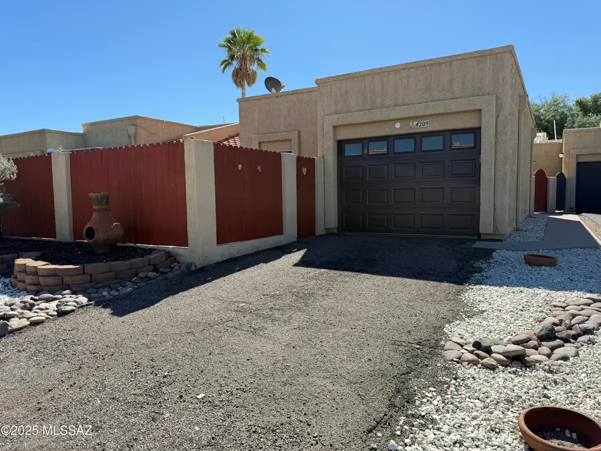 4209 W Pyracantha Drive, Tucson, AZ 85741 - Image #1