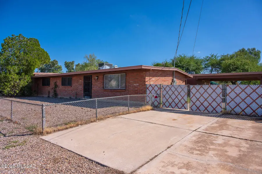 830 E Halcyon Road, Tucson, AZ 85719 - Image #2