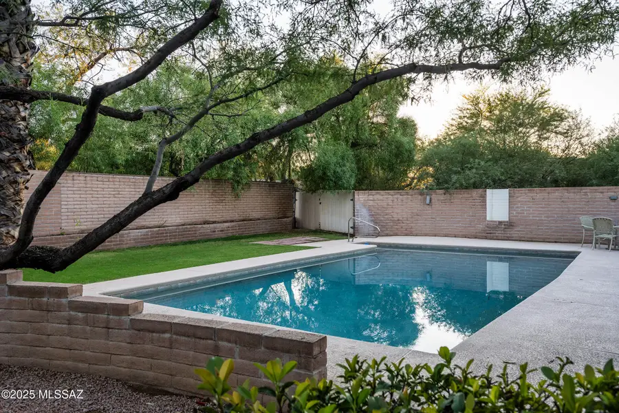 6828 E Calle Luciente, Tucson, AZ 85715 - Image #2