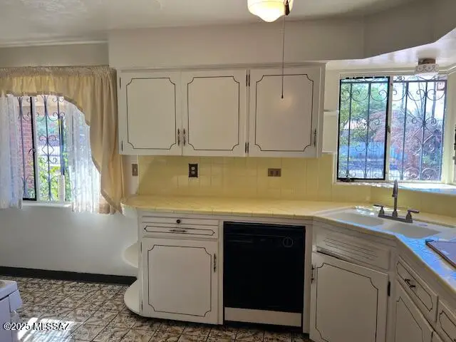 2615 E Manchester Street, Tucson, AZ 85716 - Image #1