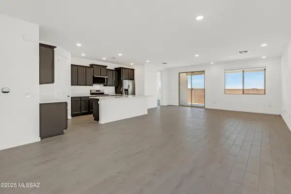 10112 S Arnold Ranch Court, Vail, AZ 85641