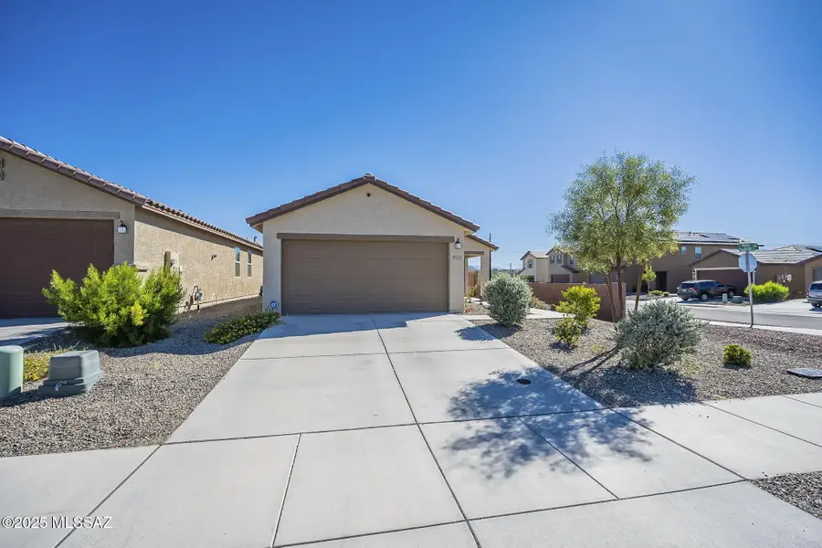 9232 N Peridot Vista Avenue, Tucson, AZ 85742 - Image #2