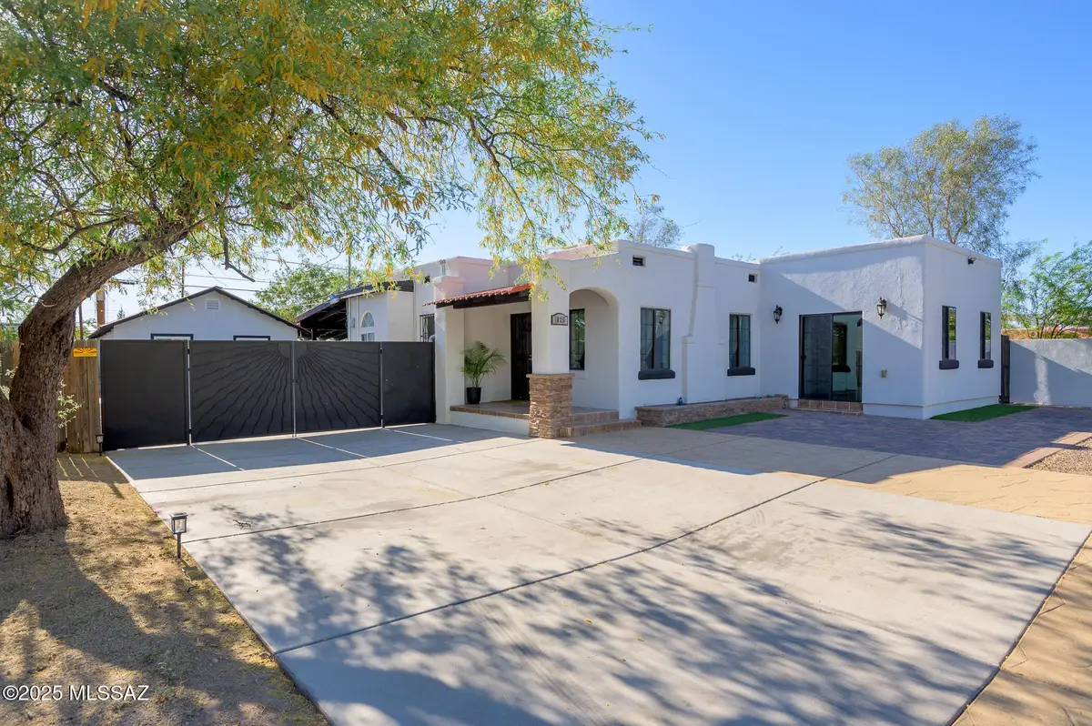1025 N Perry Avenue, Tucson, AZ 85705 - Image #1