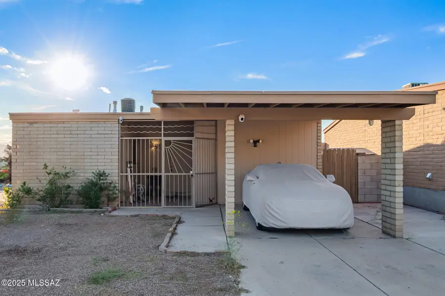 7003 N Starview Drive, Tucson, AZ 85741 - Image #2