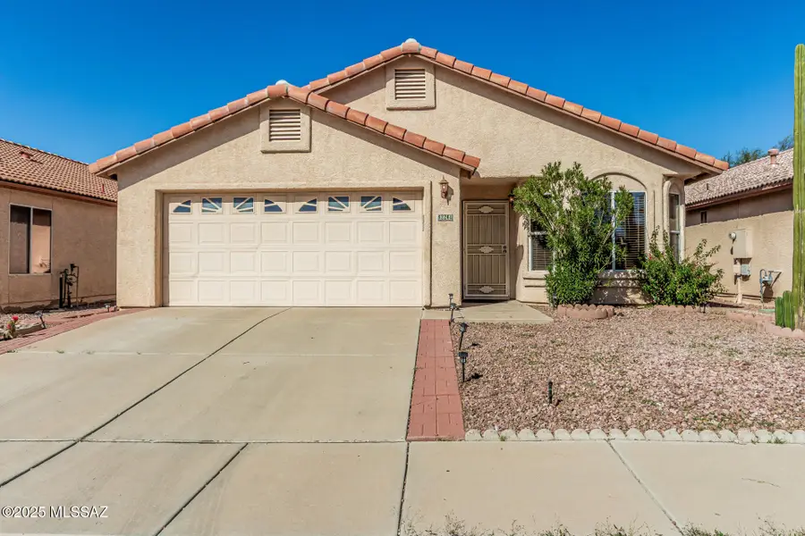 2264 W Silverbell Tree Drive, Tucson, AZ 85745 - Image #2