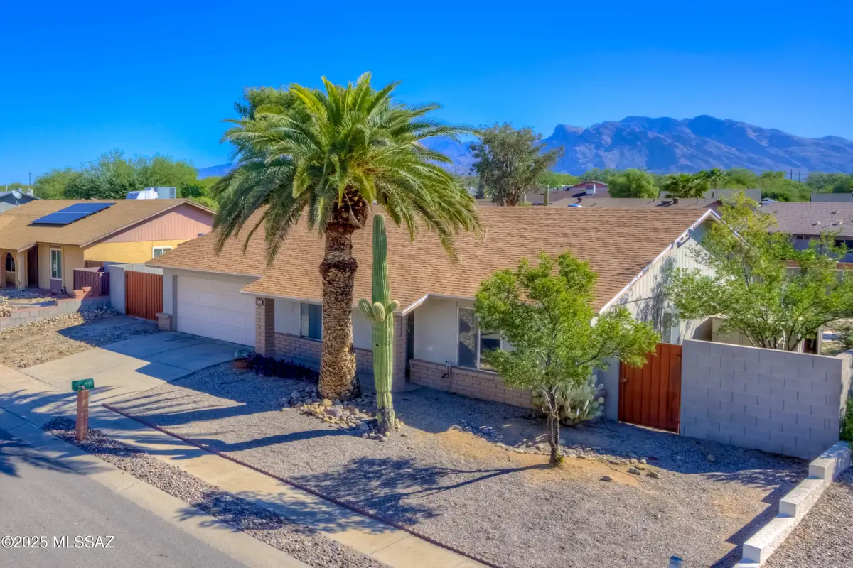 8300 N Bayou Drive, Tucson, AZ 85741 - Image #1