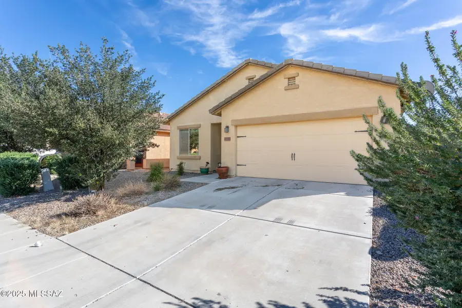 6737 S Cut Bow Drive, Tucson, AZ 85757 - Image #2