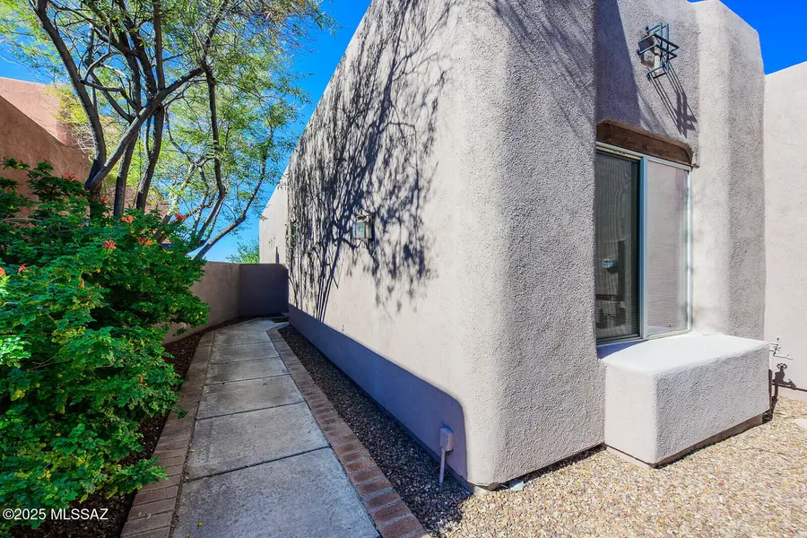 483 N Brook Park, Tucson, AZ 85710 - Image #3