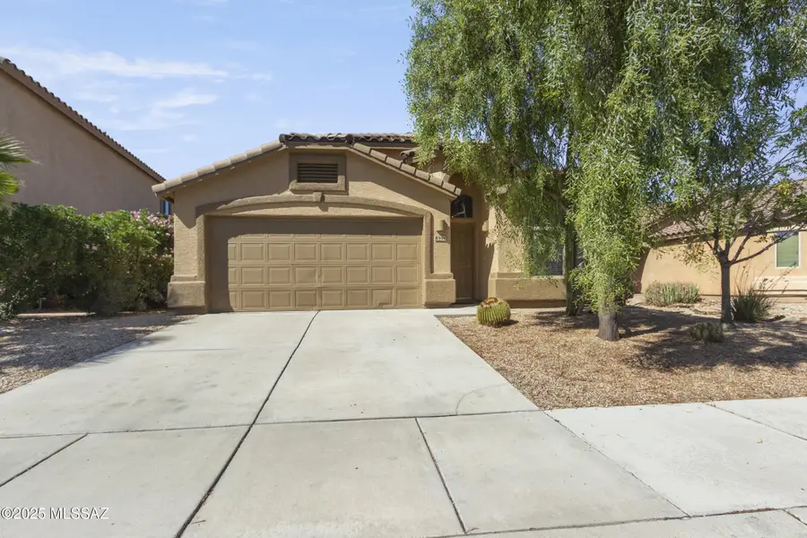 8901 N Misty Brook Drive, Tucson, AZ 85743 - Image #3