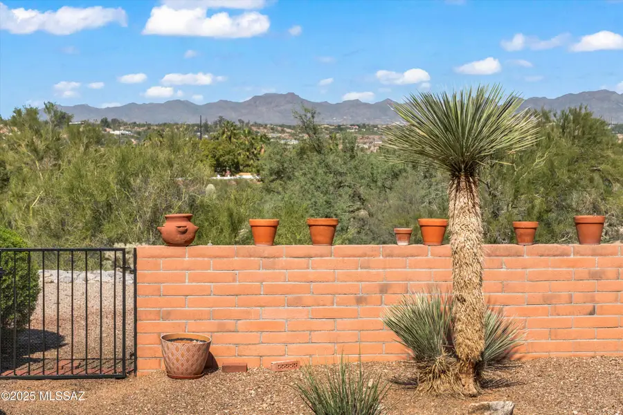 1995 W Ashbrook, Tucson, AZ 85704 - Image #2