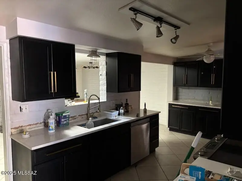 715 N Belvedere Avenue, Tucson, AZ 85711 - Image #2