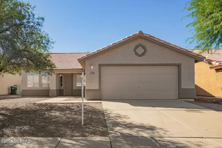 9041 N Shadow Rock Drive, Tucson, AZ 85743 - Image #2