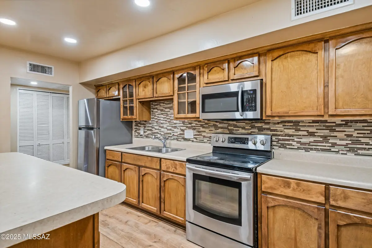 2002 E Pinon Drive, Tucson, AZ 85706 - Image #1