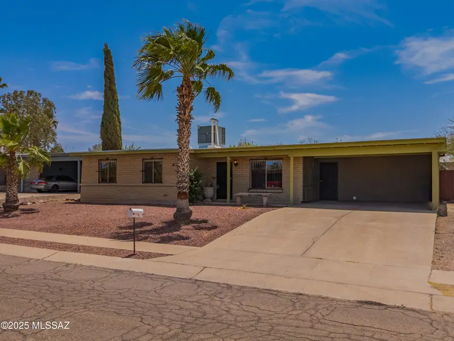 2002 E Pinon Drive, Tucson, AZ 85706 - Image #2