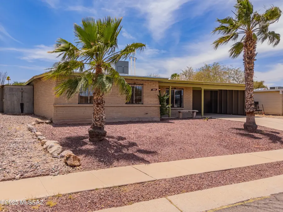 2002 E Pinon Drive, Tucson, AZ 85706 - Image #3