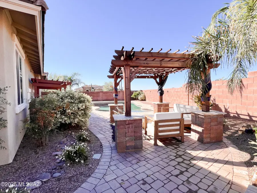 7250 W Falcon View Pass, Marana, AZ 85658 - Image #2