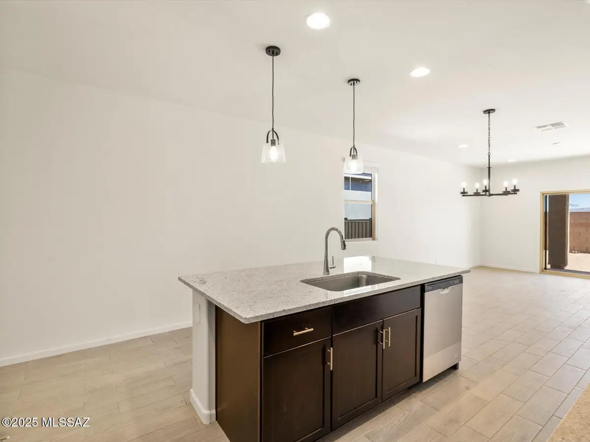 6950 W Sweetshade Lane, Tucson, AZ 85757 - Image #1