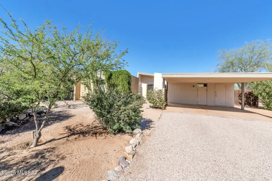 9711 E Sunburst Drive, Tucson, AZ 85748 - Image #2