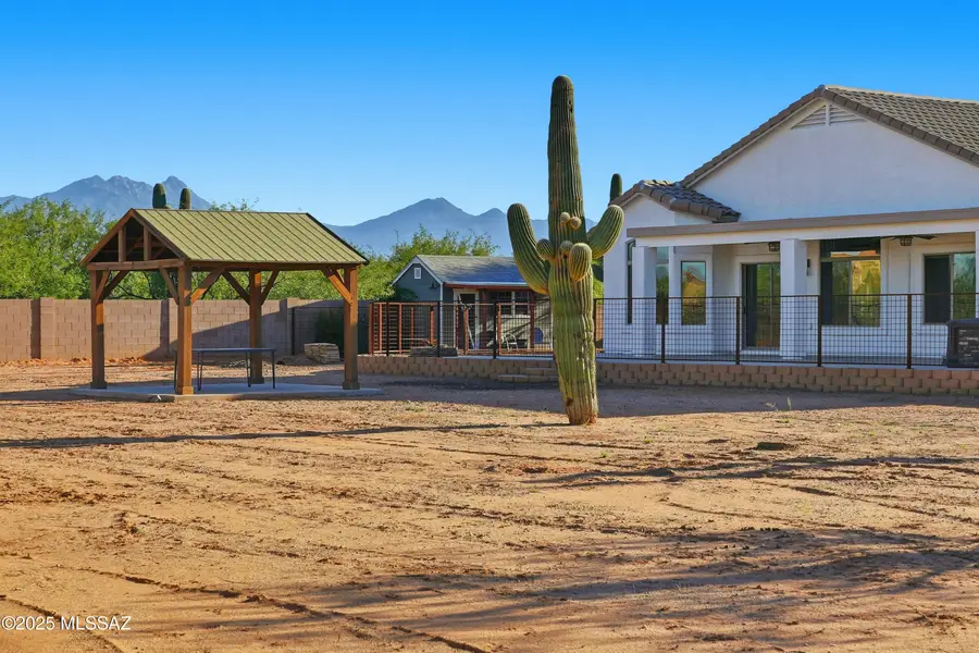 17821 S Golden Valley Drive, Sahuarita, AZ 85629 - Image #2