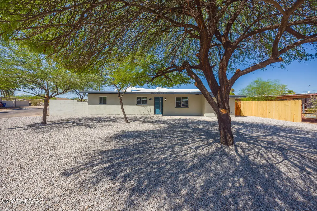 718 S Rosemont Avenue, Tucson, AZ 85711 - Image #1