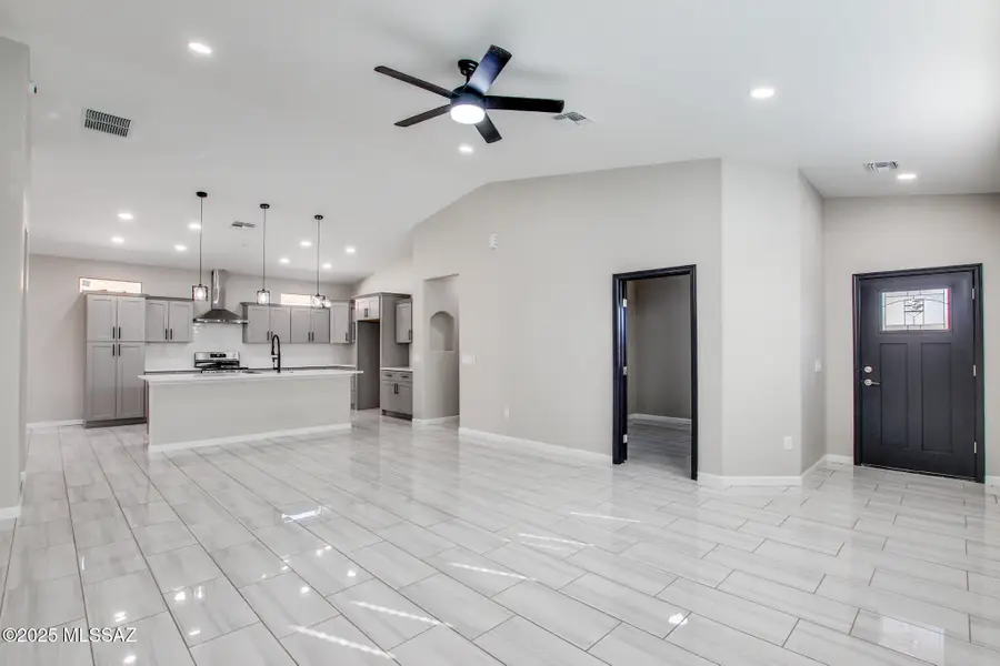 3704 S Manitoba Avenue, Tucson, AZ 85730 - Image #2